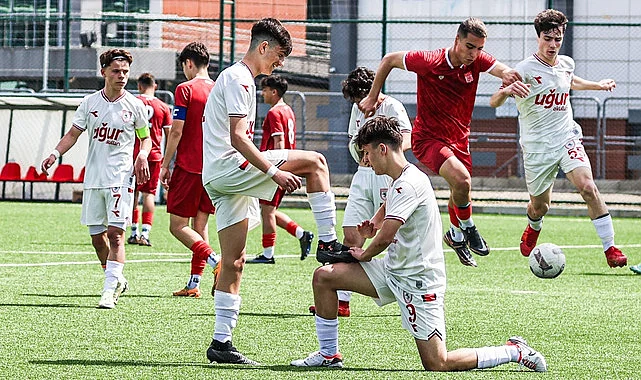 Samsunspor U16 Sivasspor'u 3-1 mağlup etti