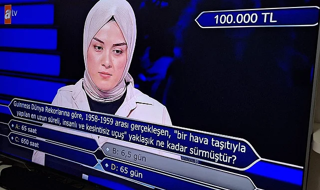 1958 1959 arası gerçekleşen bir hava taşıtı ile yapılan en uzun süreli uçuş
