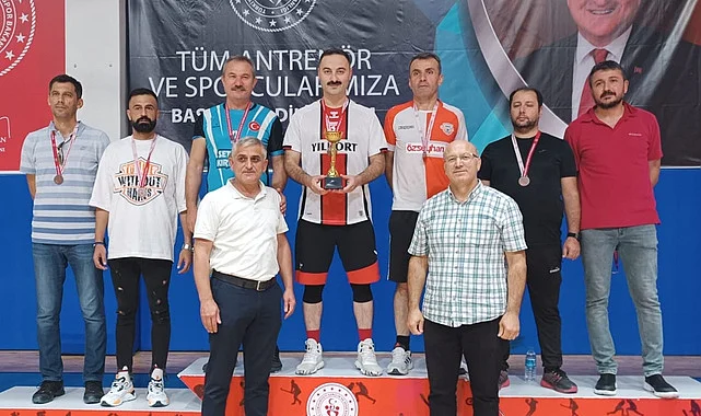Havza Kaymakamlığı voleybol turnuvasında üçüncü oldu