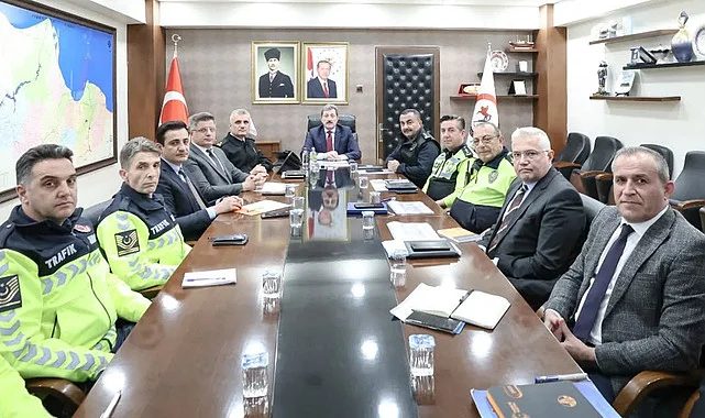 SAMSUN’DA OKUL ÇEVRELERİNDE TRAFİK GÜVENLİĞİ ARTIRILIYOR