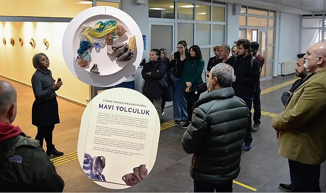 Fidan Tonza Helvacıkara'nın Mavi Yolculuk sergisi açıldı