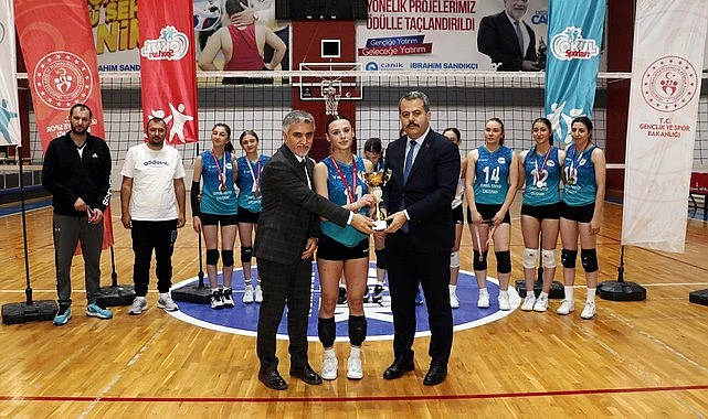 Genç Kızlar Voleybol Genç A İl Birinciliği sona erdi