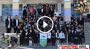 Samsun'da Minik öğrenciler Atatürk'ü fidan dikerek andı