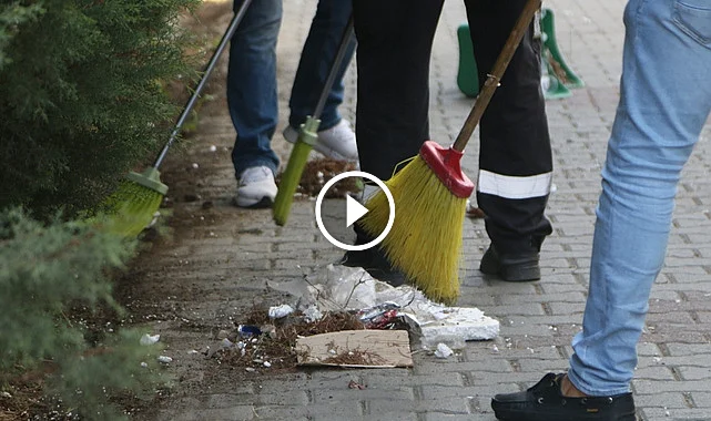 Atakum Belediye Personeli 'Daha Temiz Atakum' için sahada